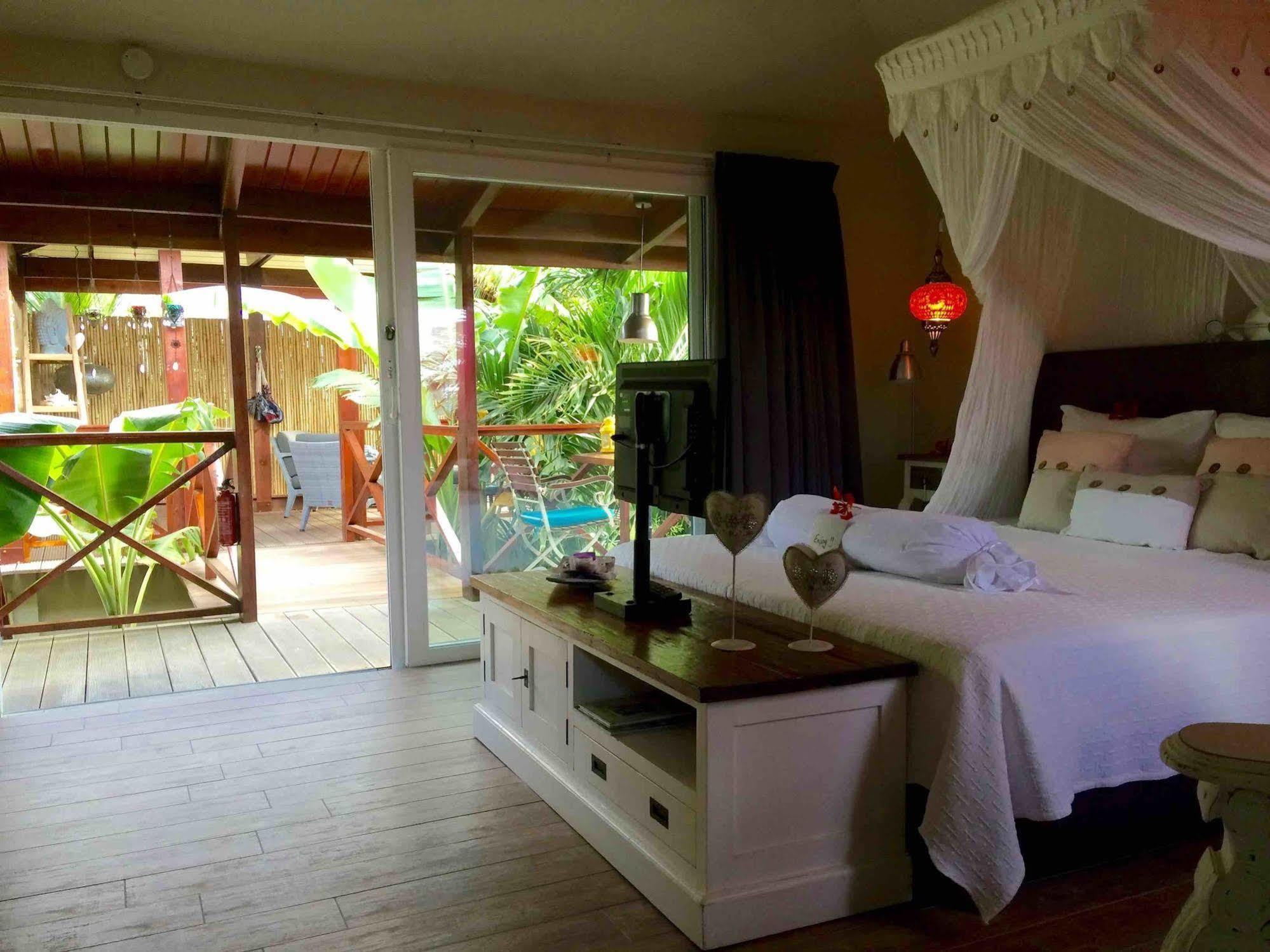 Bamboo Bonaire By Boutique Bonaire Unique Resorts Кралендижк Екстериор снимка