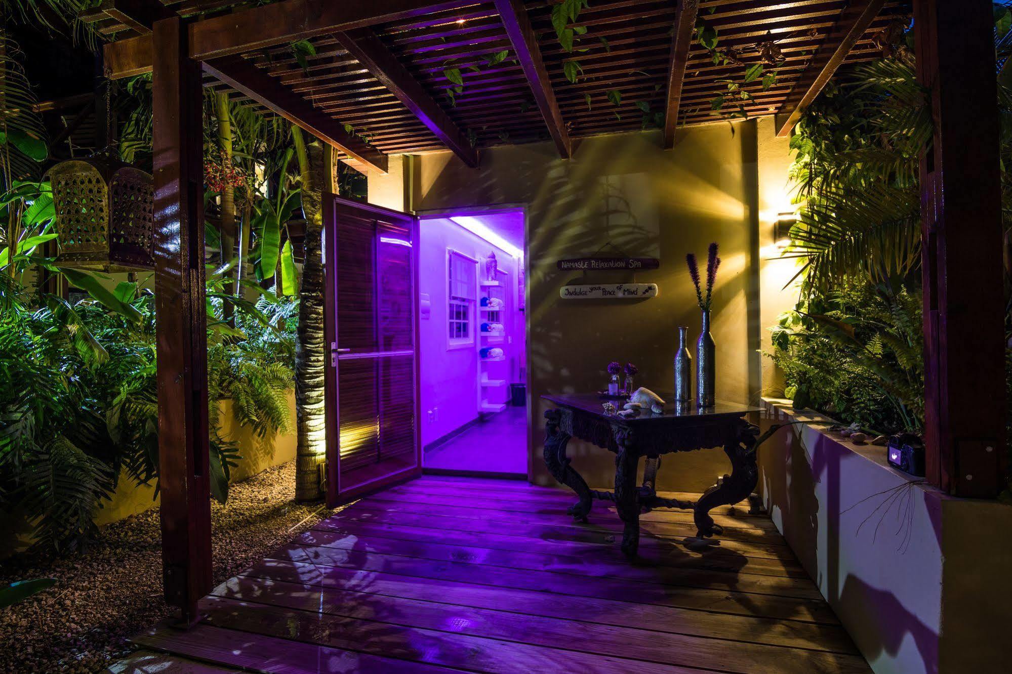 Bamboo Bonaire By Boutique Bonaire Unique Resorts Кралендижк Екстериор снимка